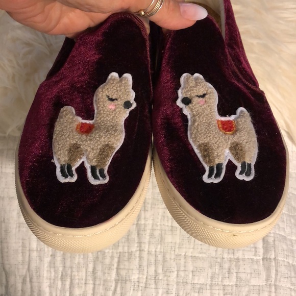 Soludos Shoes - Soludos “Llamas” velvet wine colored loafers EUC (BinD1)